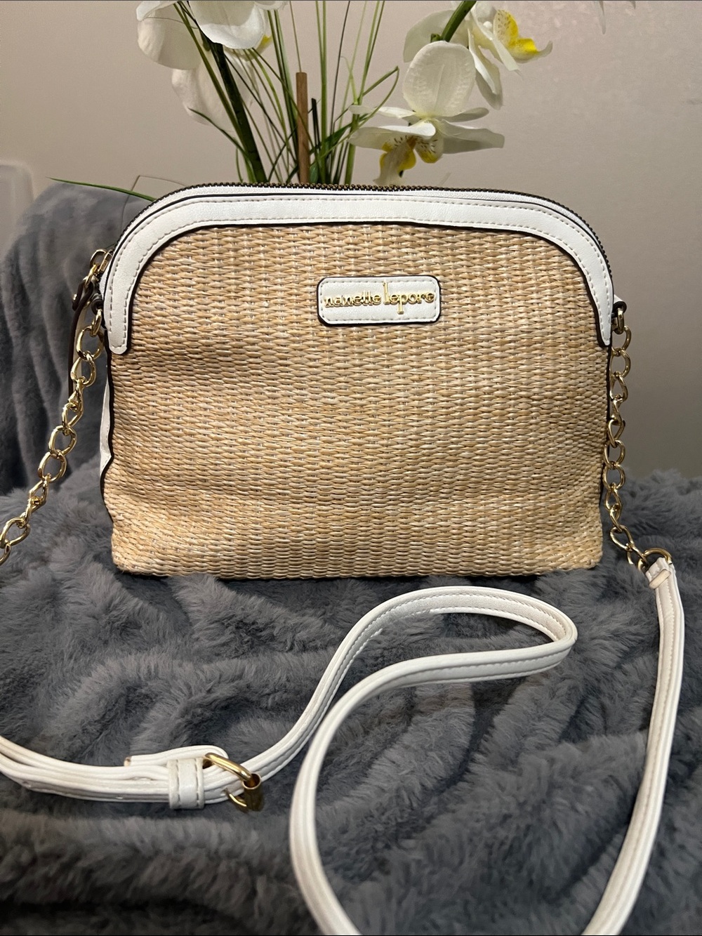 Nanette Lepore White Crossbody GUC retail $129 - Picture 1 of 7